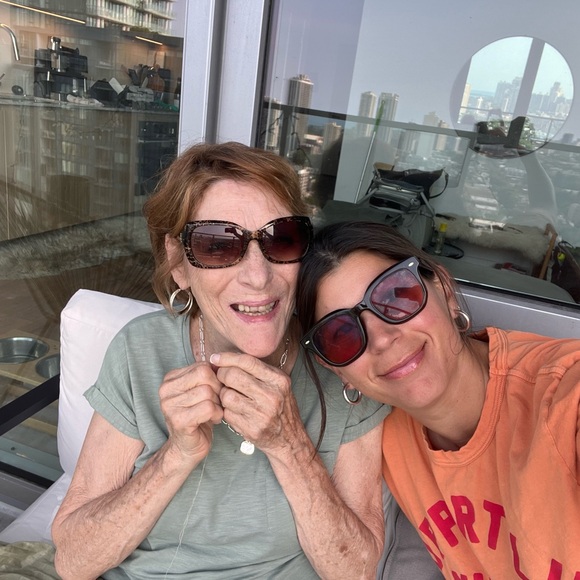 🥂🌈 Meet the Posher🌈🥂 - Picture 3 of 17